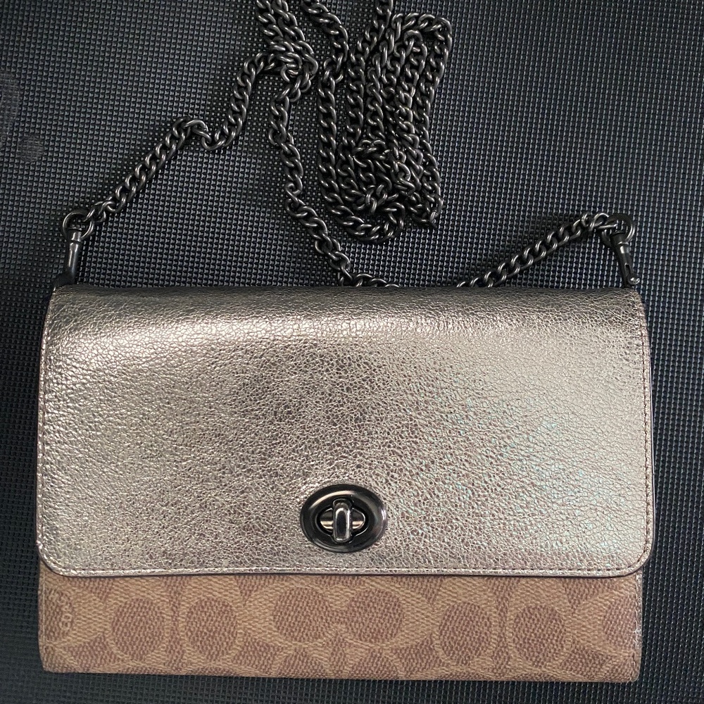 Coach Crossbody Clutch Signature Canvas with Chain